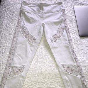 White alo yoga leggings